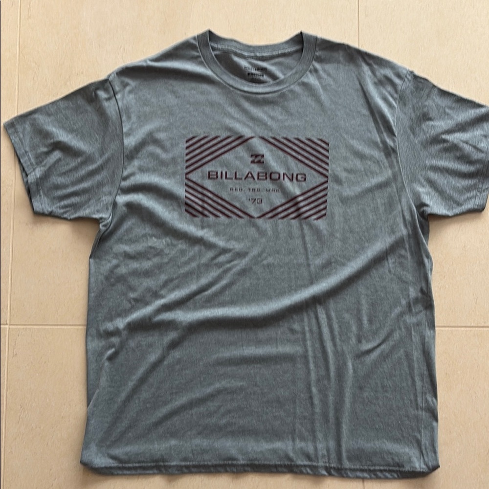 Billabong Gray Short Sleeve Tee Modern Design size XL. Excellent condition.